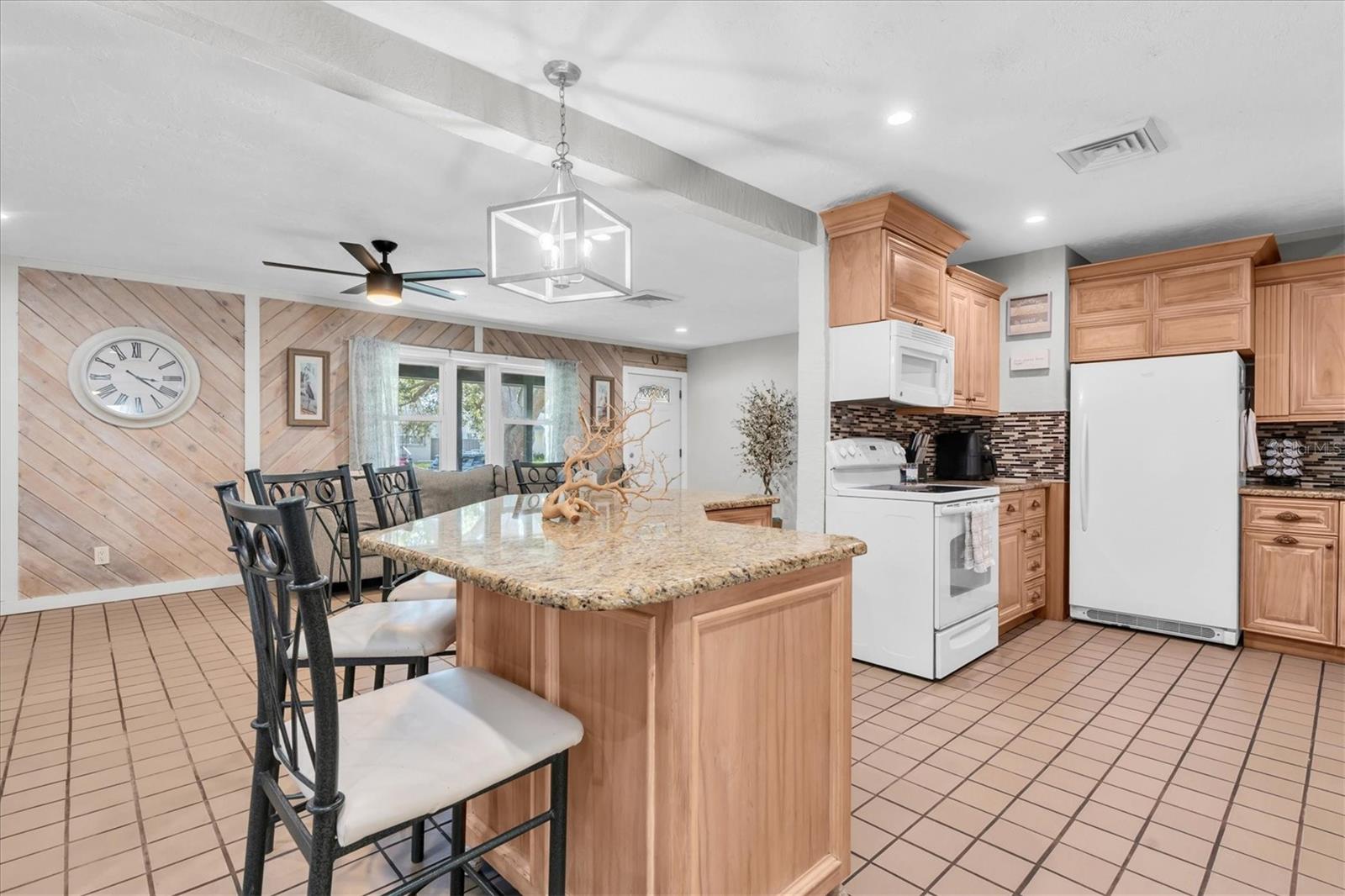 Image 8 of 40 For 6327 2nd Avenue S