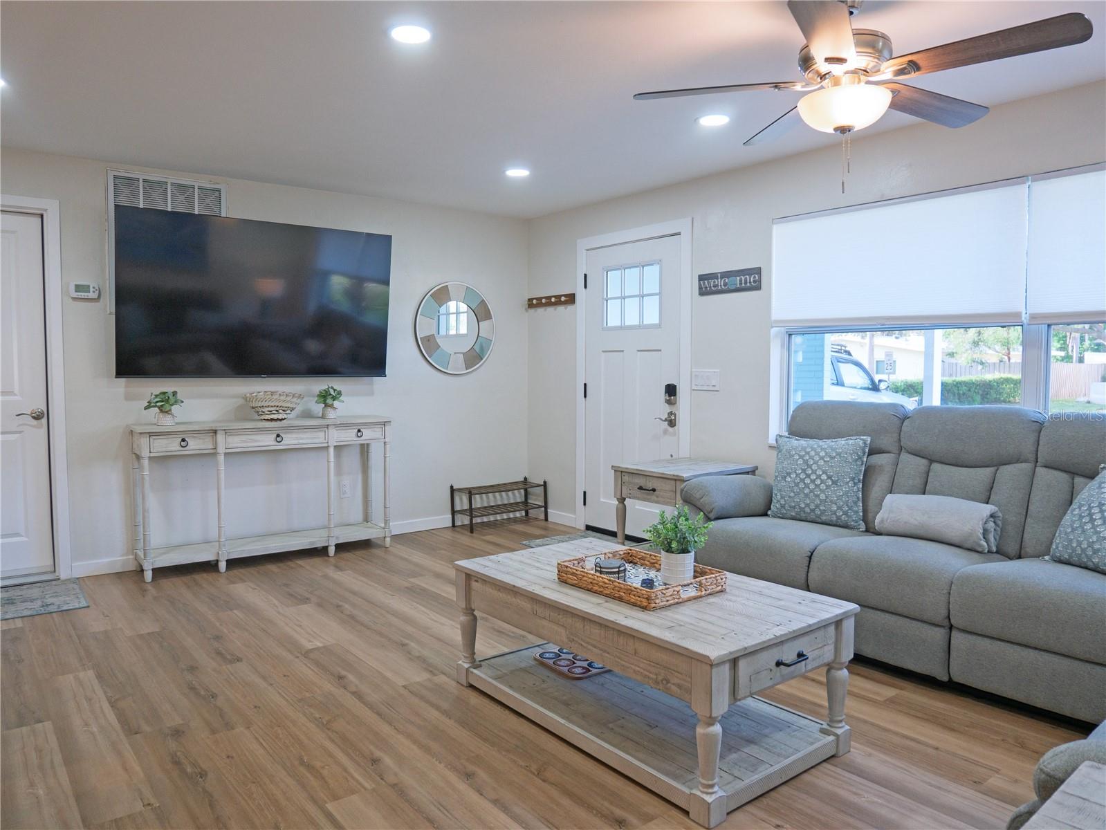 Image 11 of 42 For 13702 Martinique Drive