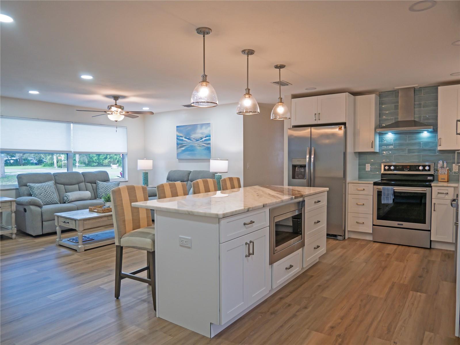 Image 13 of 42 For 13702 Martinique Drive
