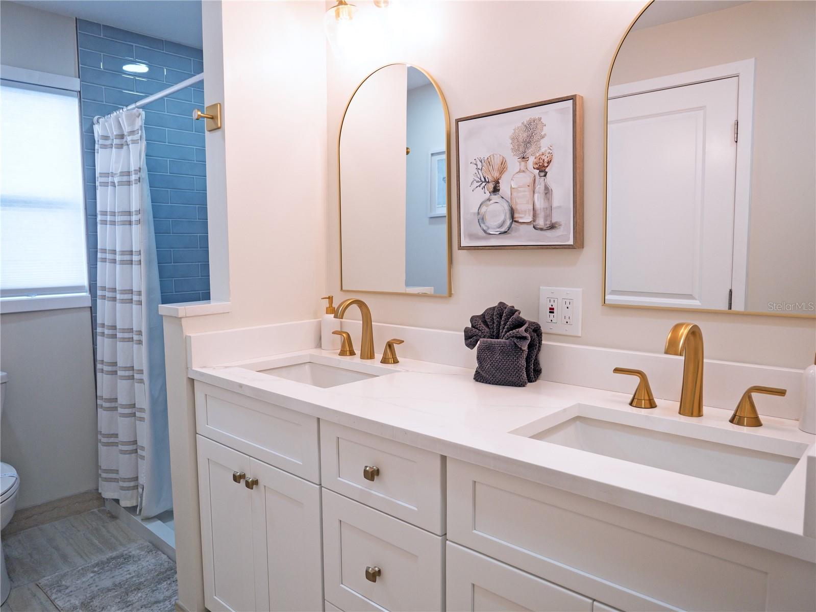 Image 17 of 42 For 13702 Martinique Drive