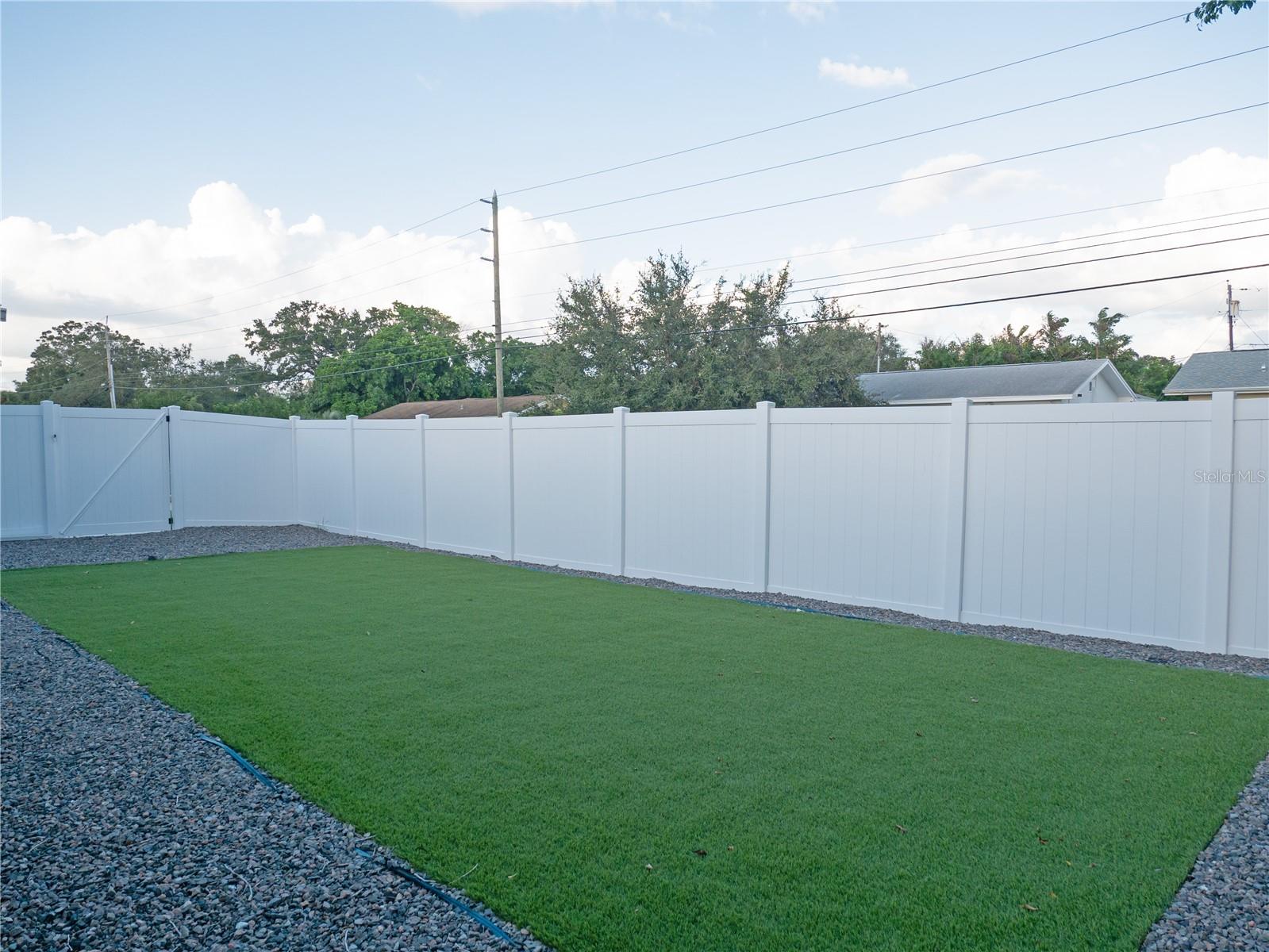 Image 34 of 42 For 13702 Martinique Drive