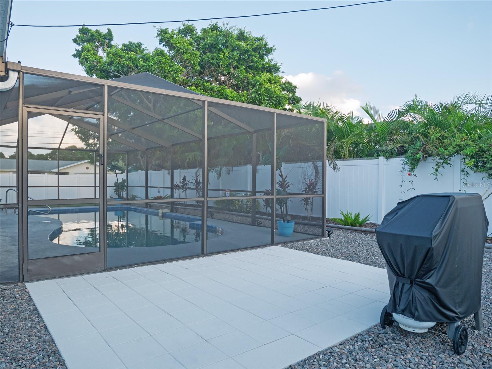 Image 36 of 42 For 13702 Martinique Drive