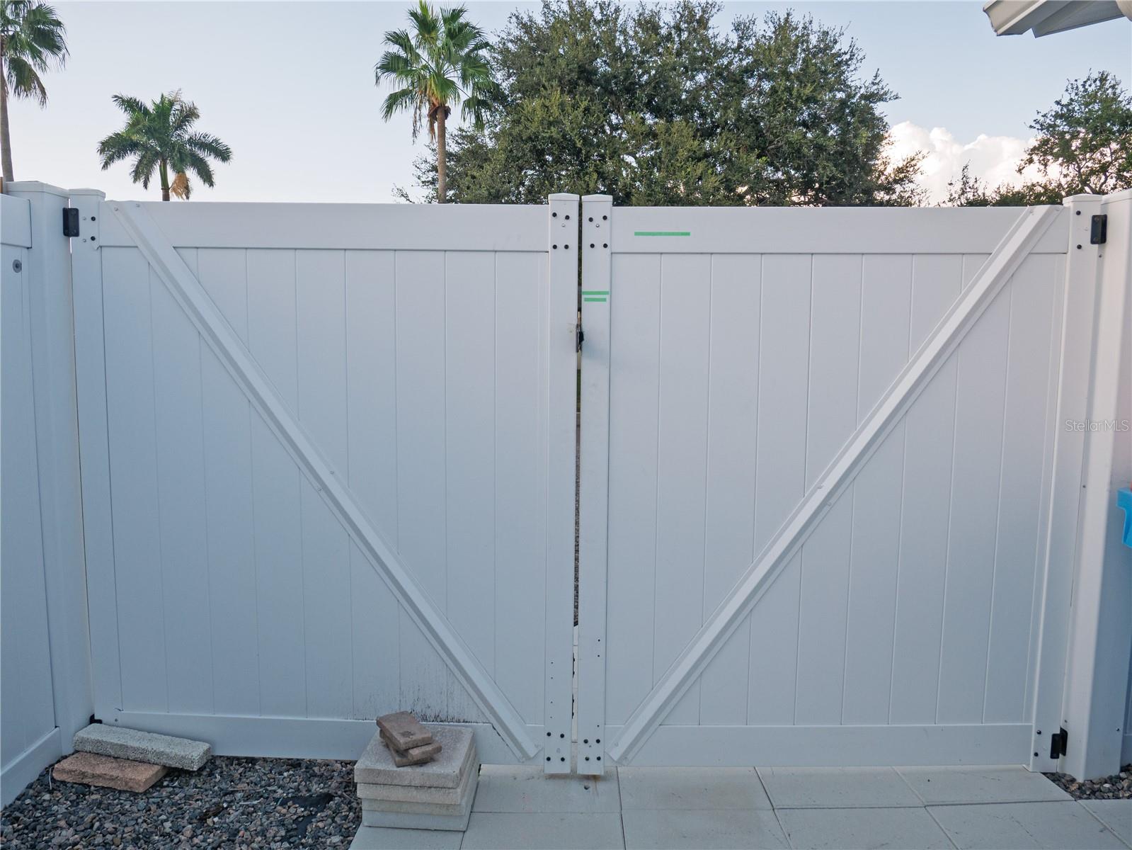 Image 38 of 42 For 13702 Martinique Drive