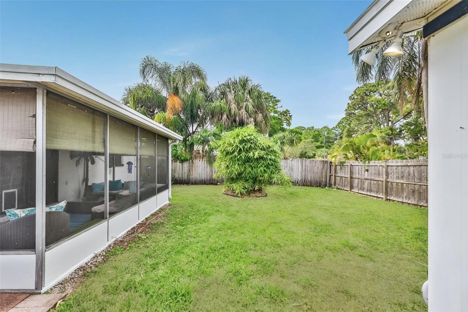Image 10 of 21 For 6207 57th Avenue N