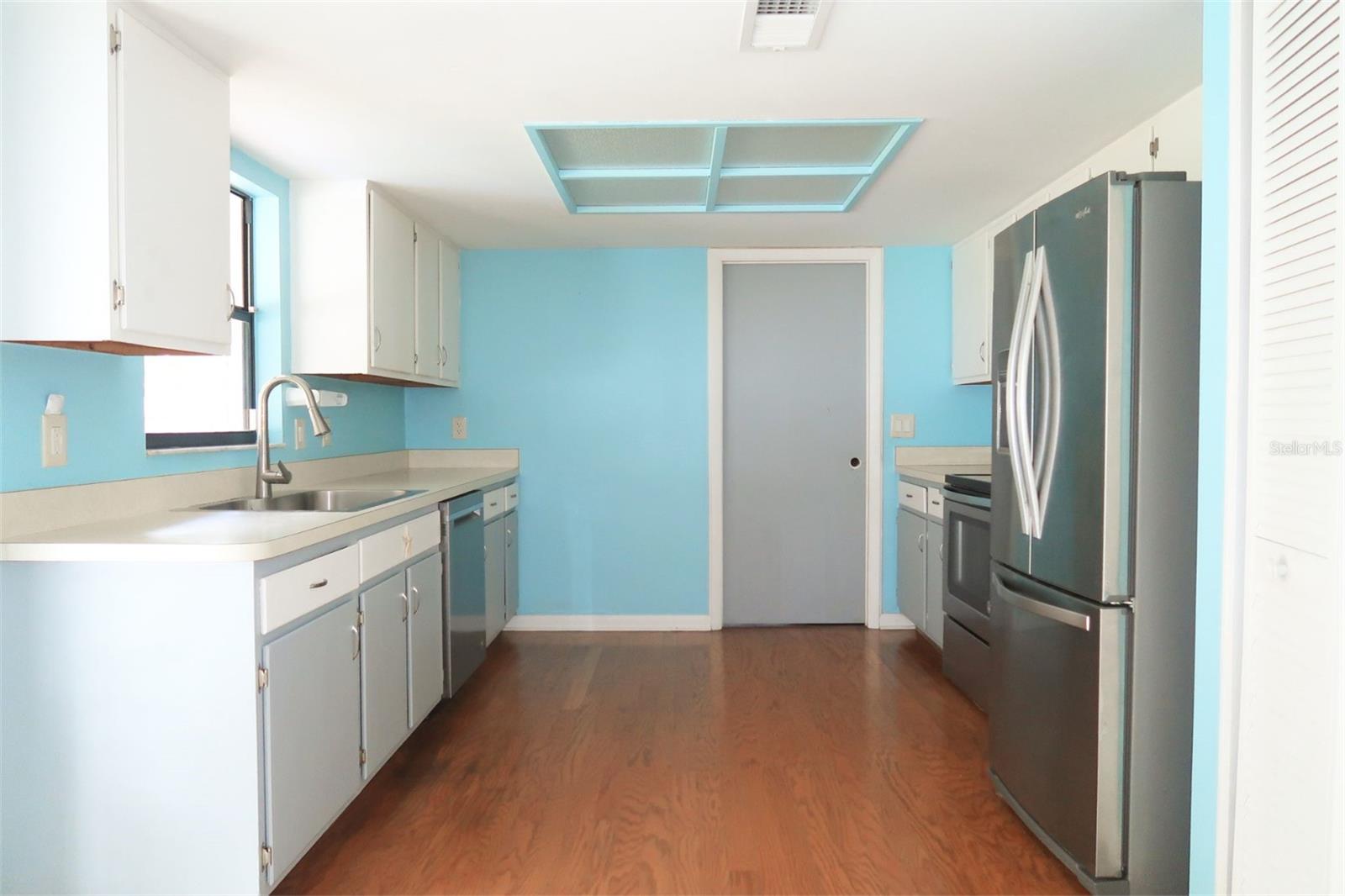 Image 13 of 21 For 6207 57th Avenue N