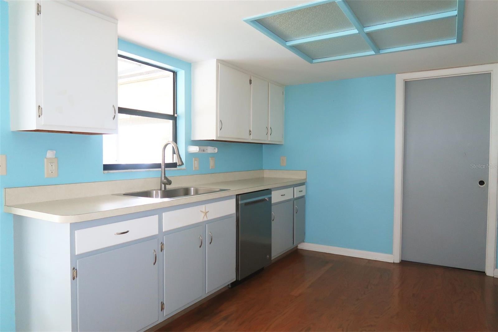 Image 15 of 21 For 6207 57th Avenue N