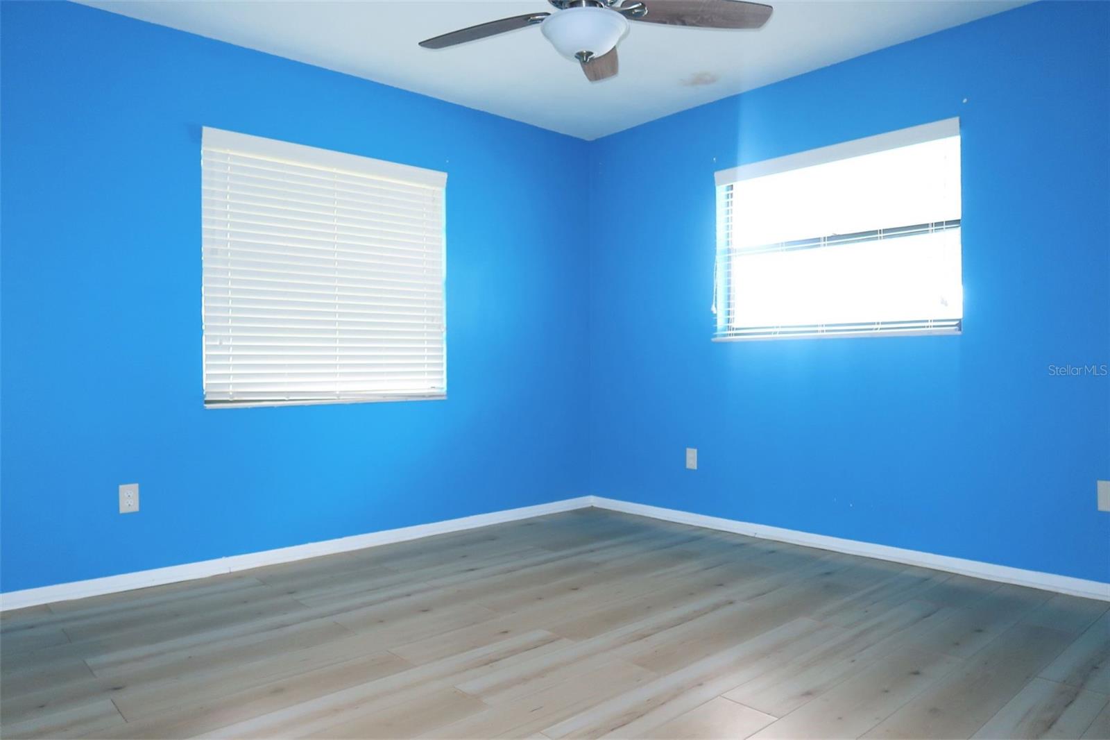 Image 17 of 21 For 6207 57th Avenue N