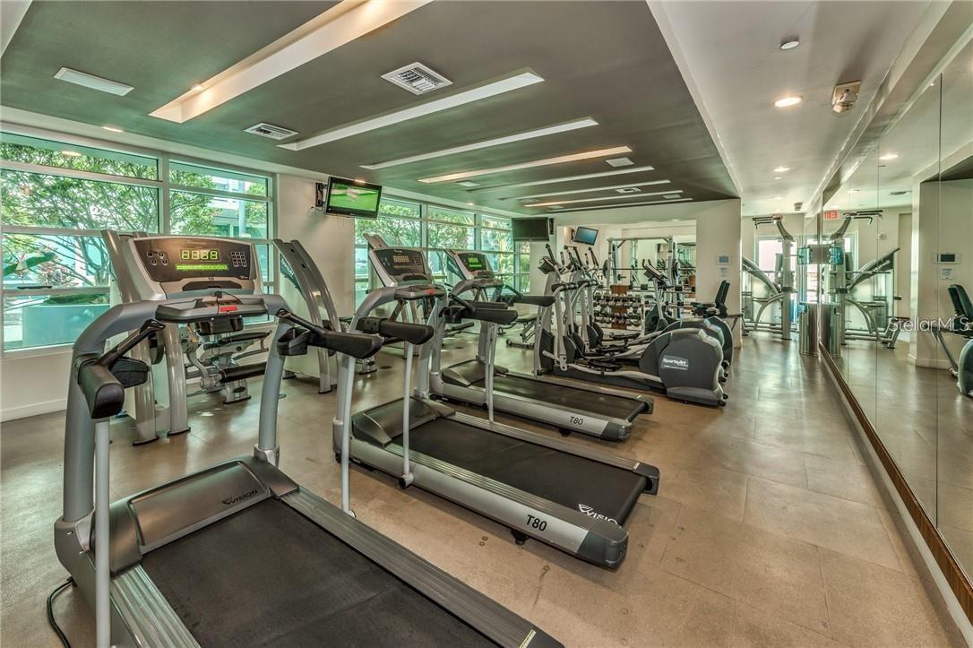 Listing photo id 9 for 912 Channelside Drive 2808