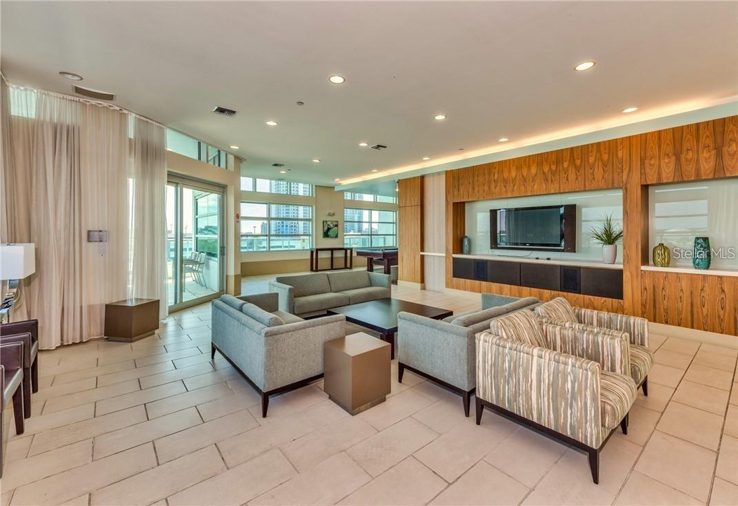 Listing photo id 11 for 912 Channelside Drive 2808