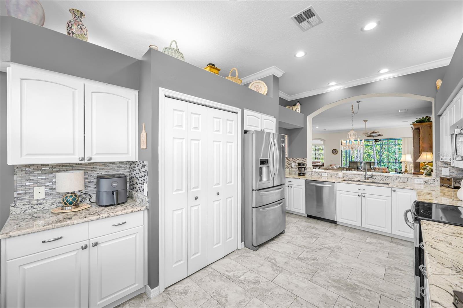 Image 6 of 47 For 1502 Woodstream Drive