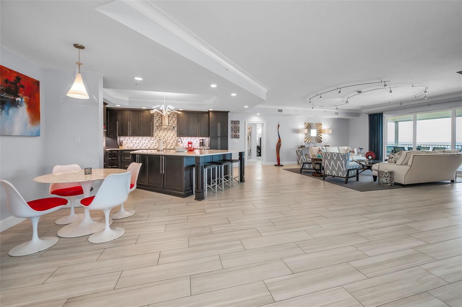 Image 12 of 81 For 17730 Gulf Boulevard 600