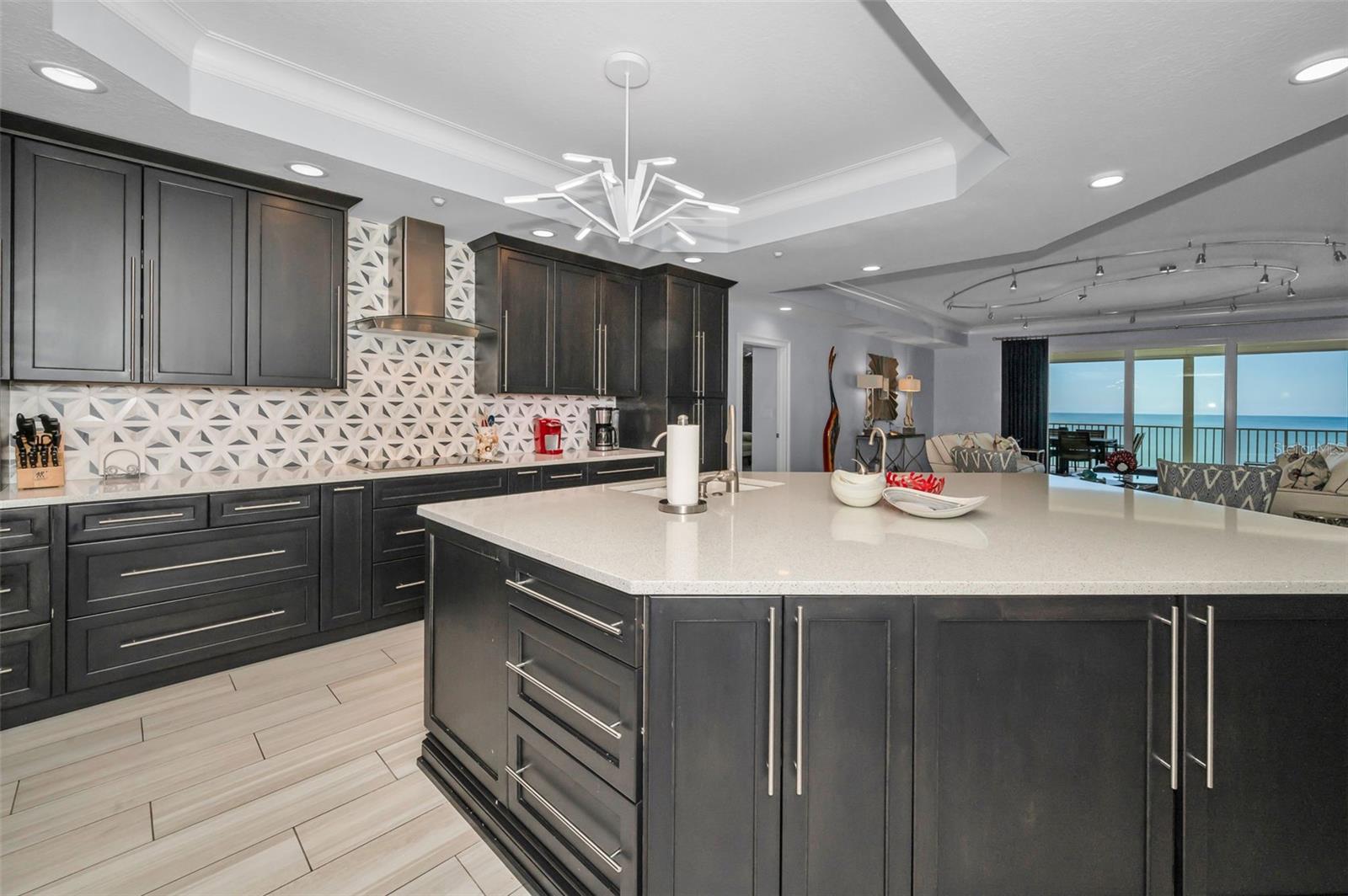 Image 30 of 81 For 17730 Gulf Boulevard 600