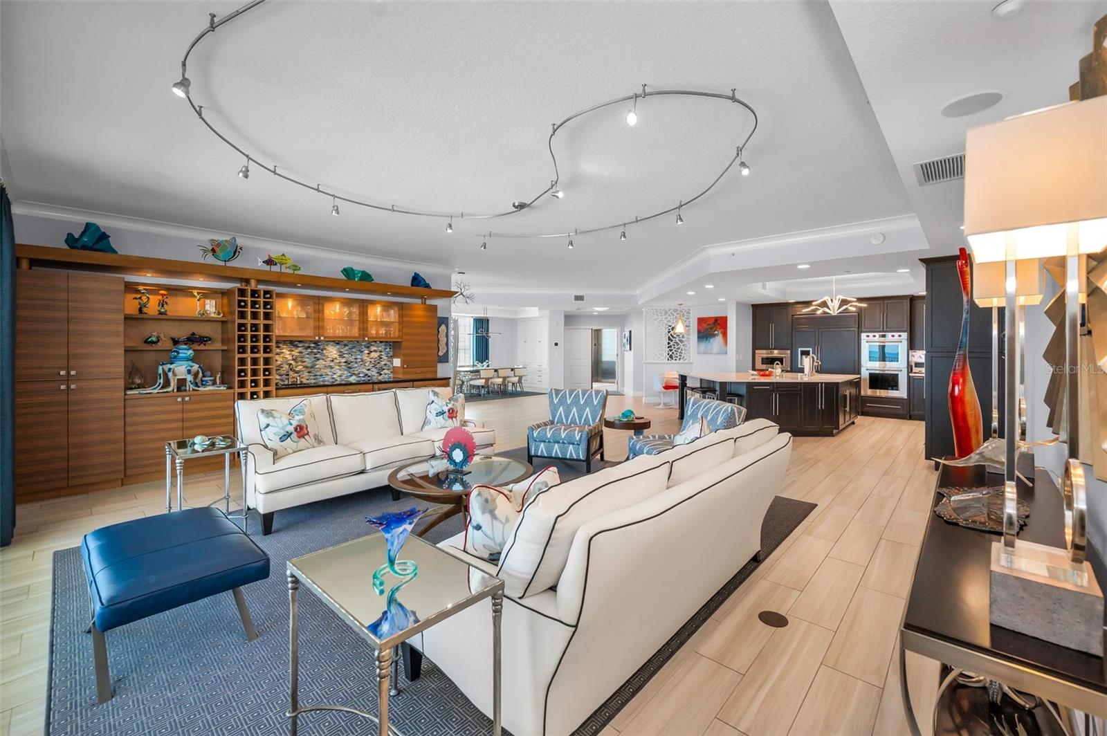 Image 38 of 81 For 17730 Gulf Boulevard 600