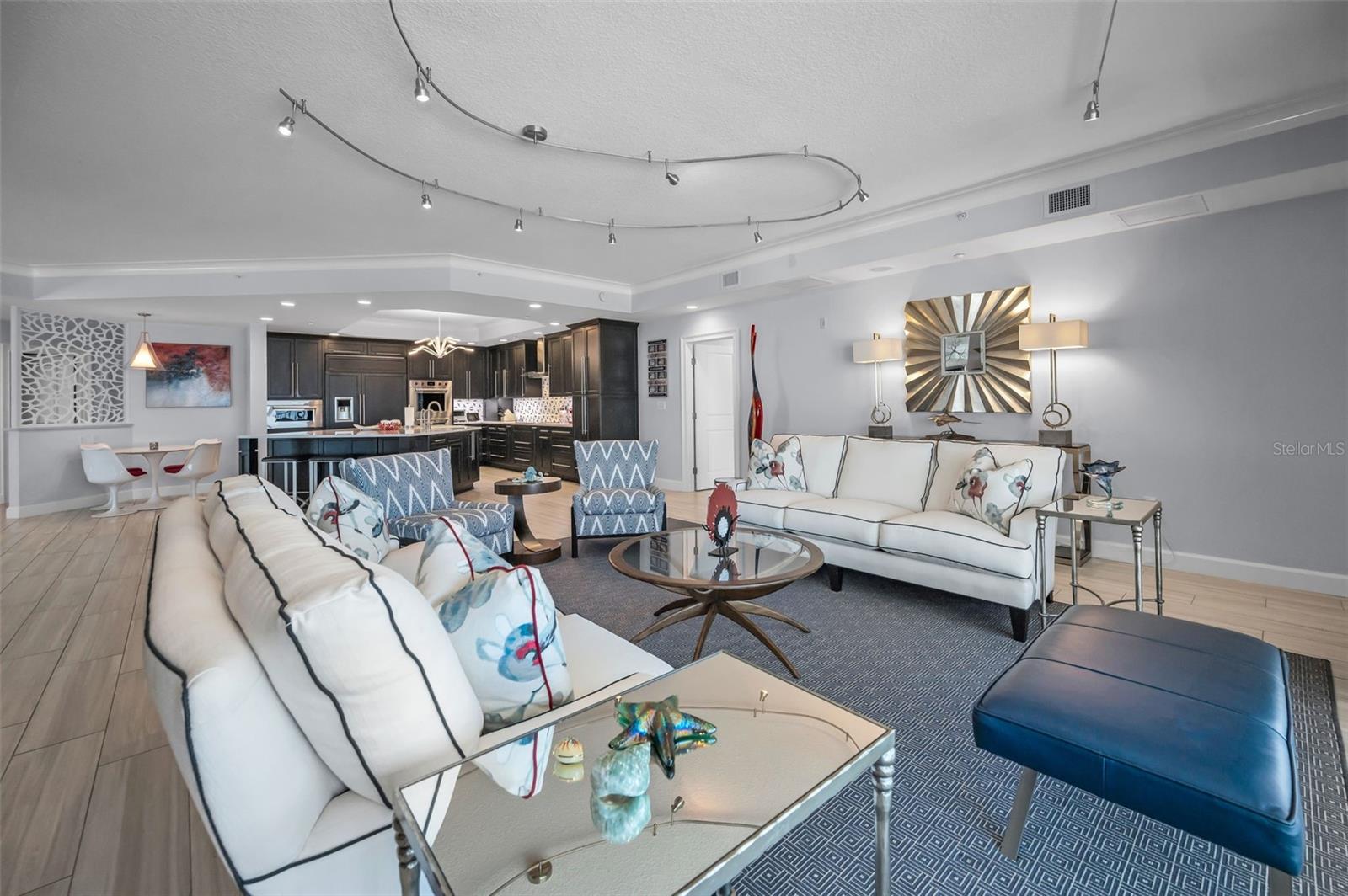 Image 39 of 81 For 17730 Gulf Boulevard 600