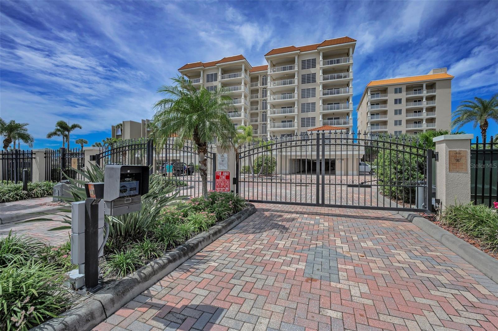 Image 4 of 81 For 17730 Gulf Boulevard 600