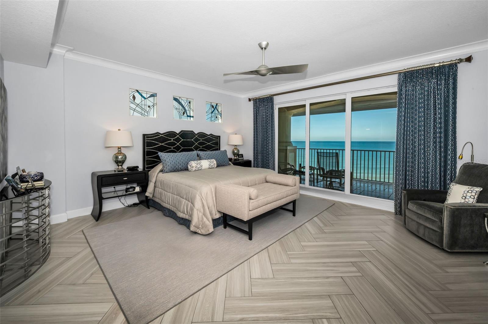 Image 41 of 81 For 17730 Gulf Boulevard 600