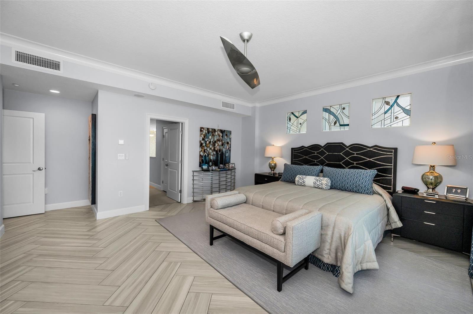Image 45 of 81 For 17730 Gulf Boulevard 600