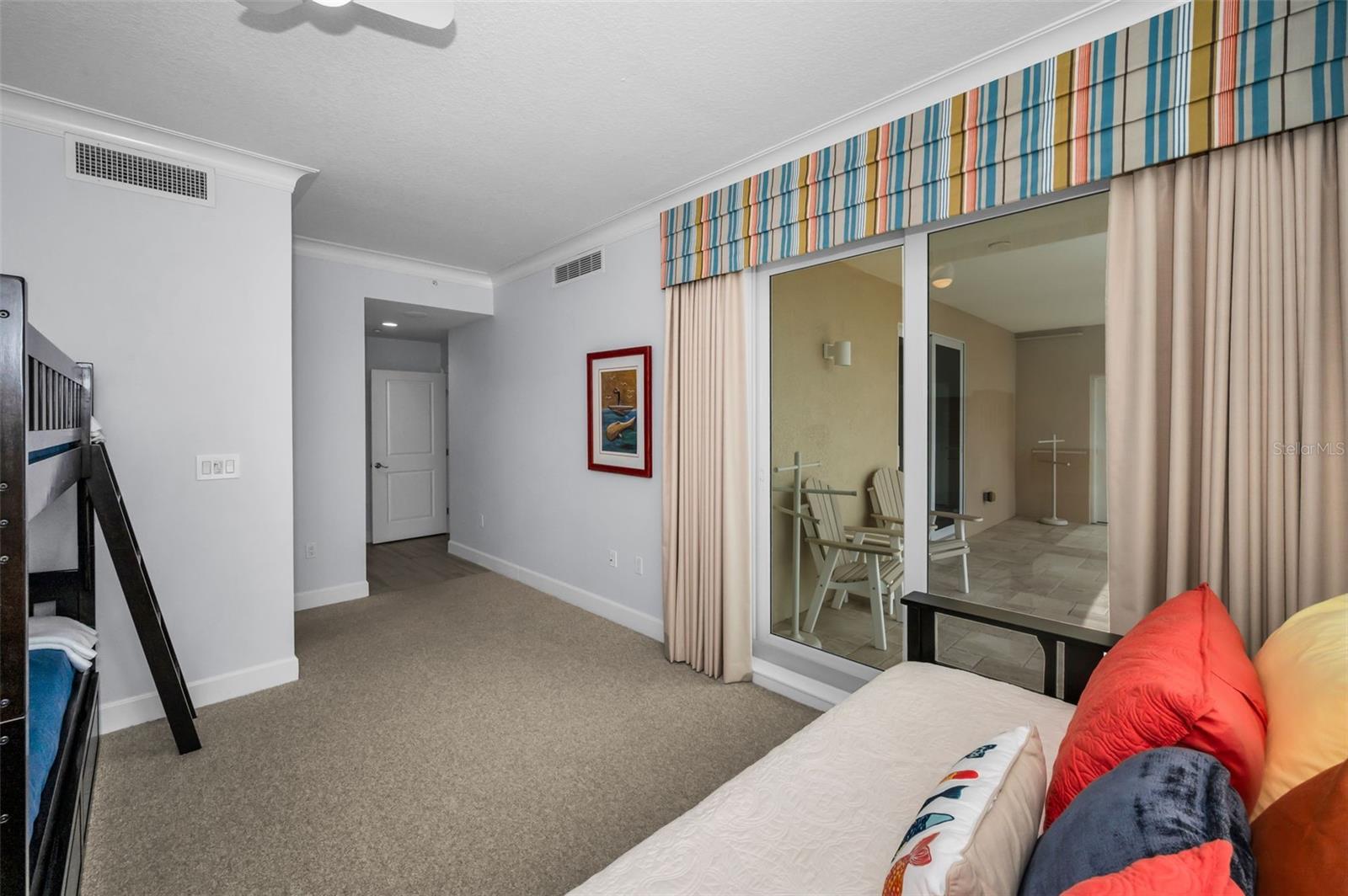Image 58 of 81 For 17730 Gulf Boulevard 600