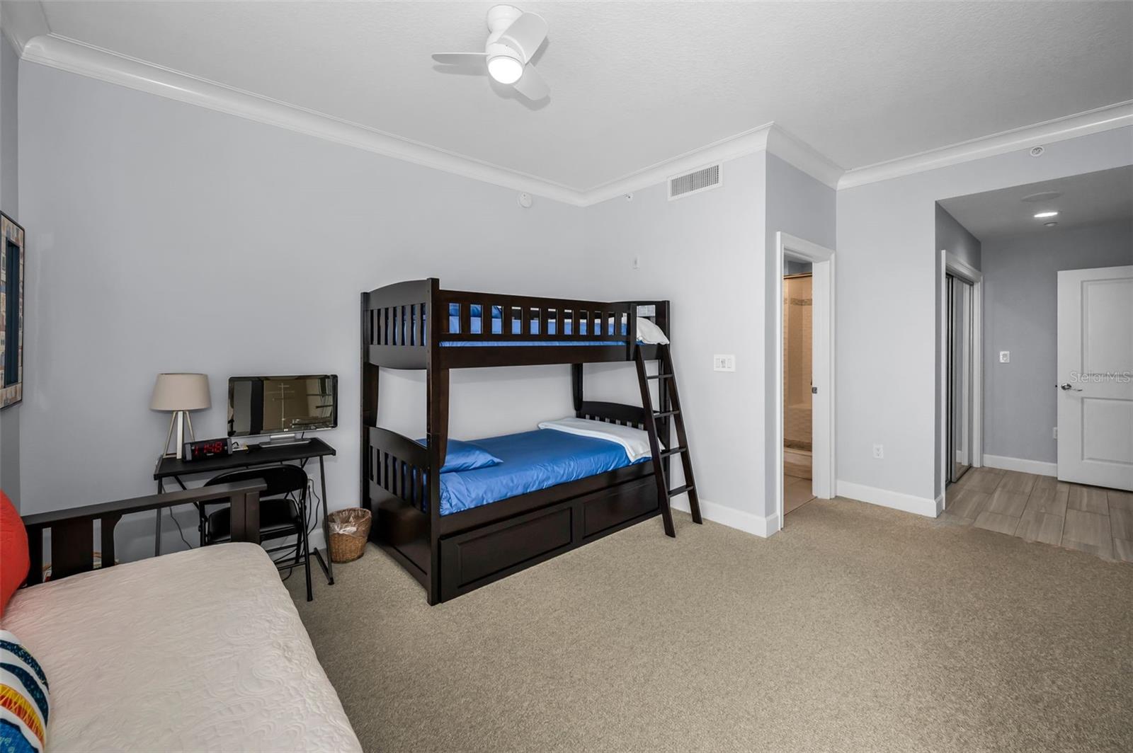 Image 60 of 81 For 17730 Gulf Boulevard 600