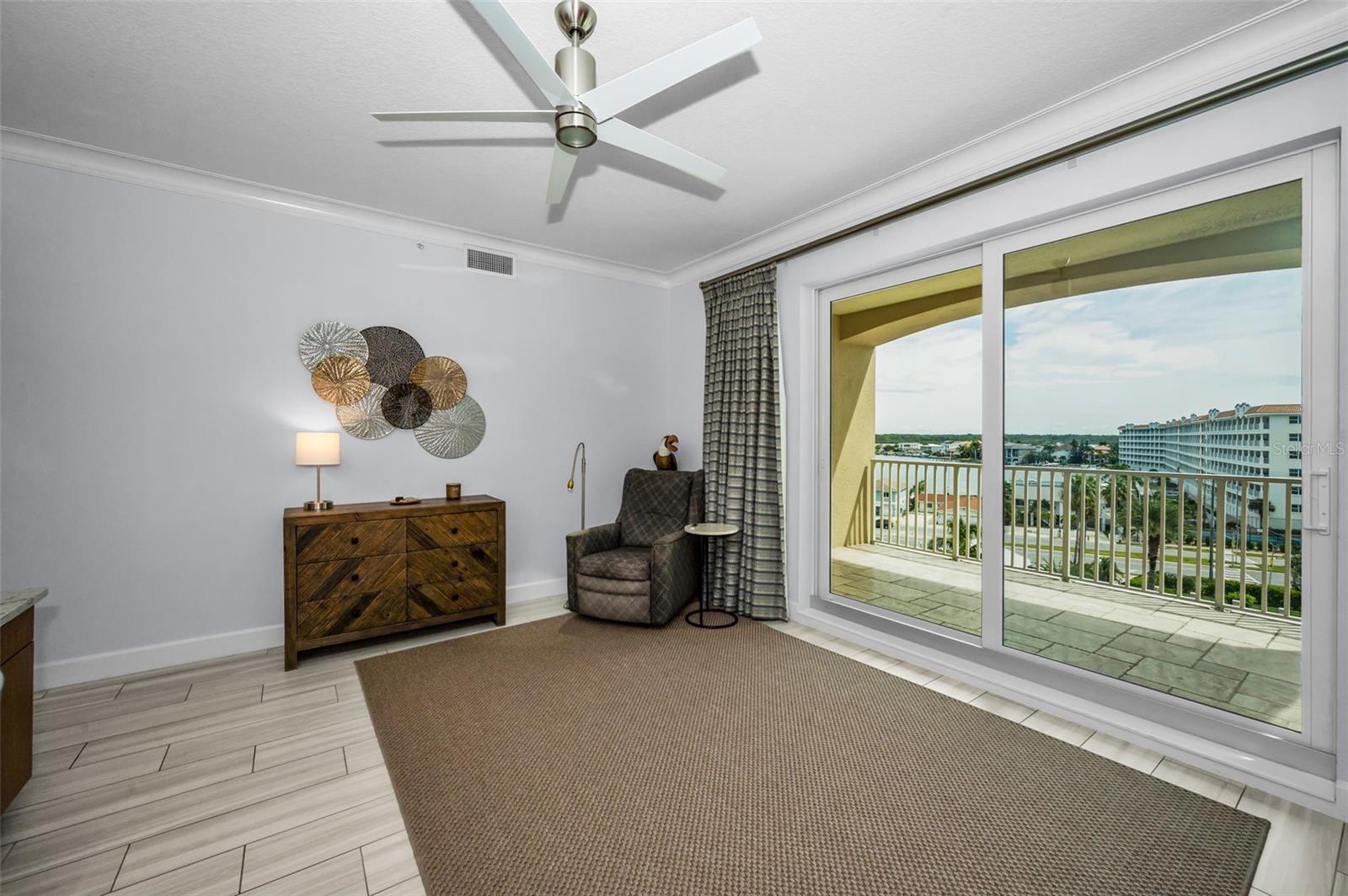 Image 63 of 81 For 17730 Gulf Boulevard 600