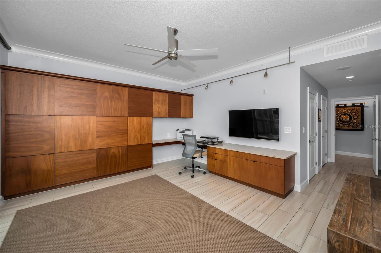 Image 65 of 81 For 17730 Gulf Boulevard 600