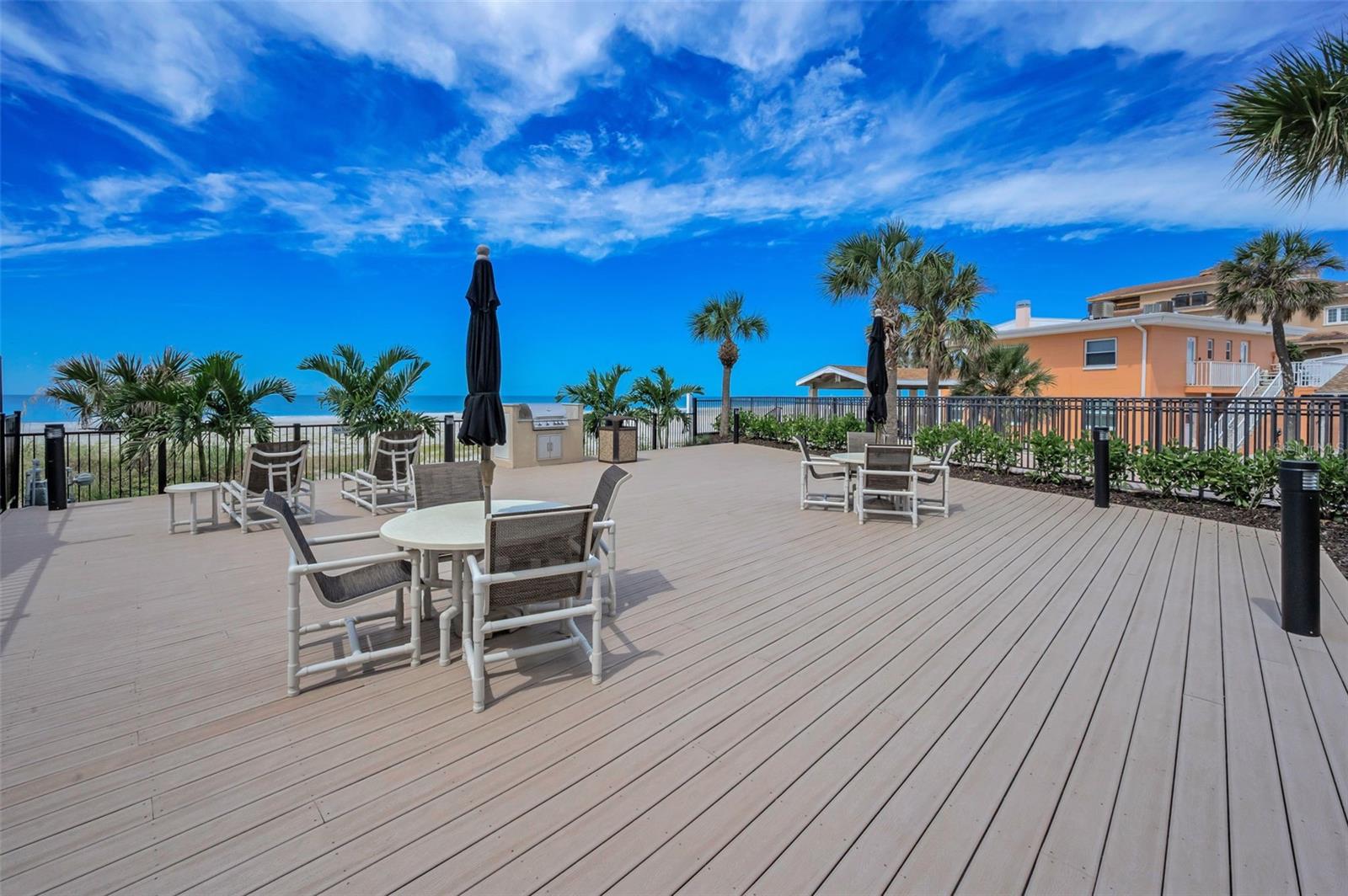 Image 69 of 81 For 17730 Gulf Boulevard 600