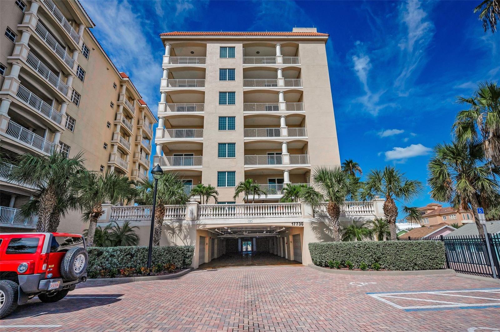 Image 7 of 81 For 17730 Gulf Boulevard 600