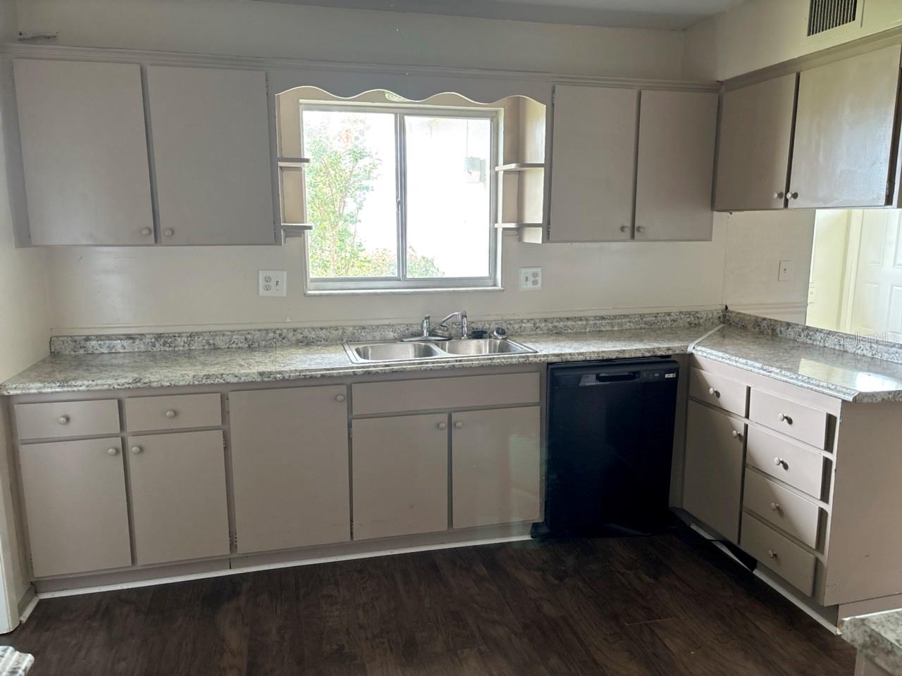 Image 10 of 19 For 1517 Danbury Drive