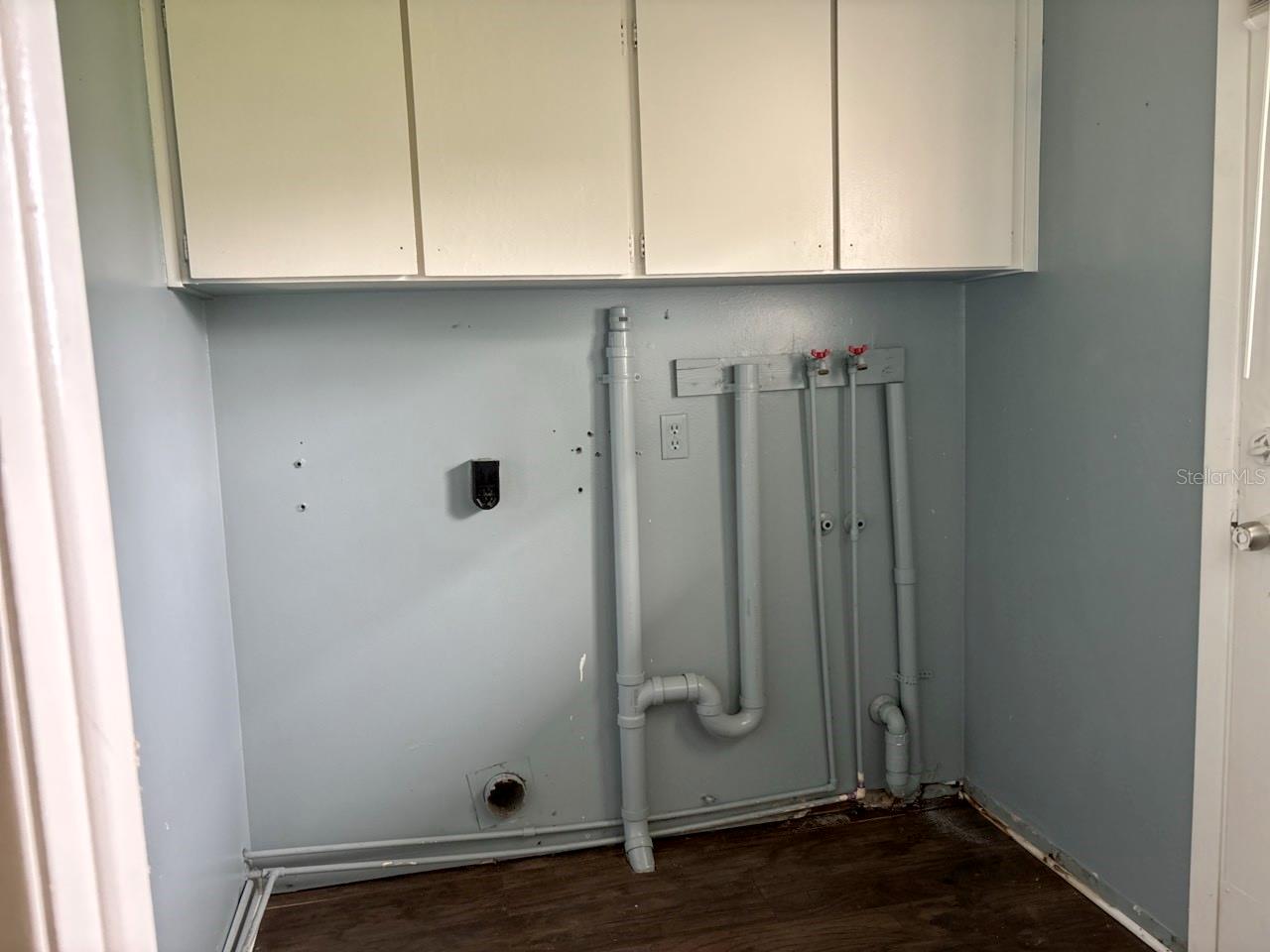 Image 11 of 19 For 1517 Danbury Drive