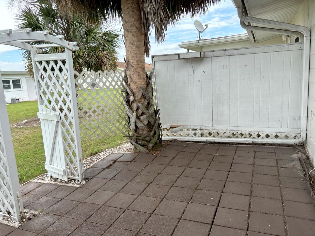 Image 5 of 19 For 1517 Danbury Drive