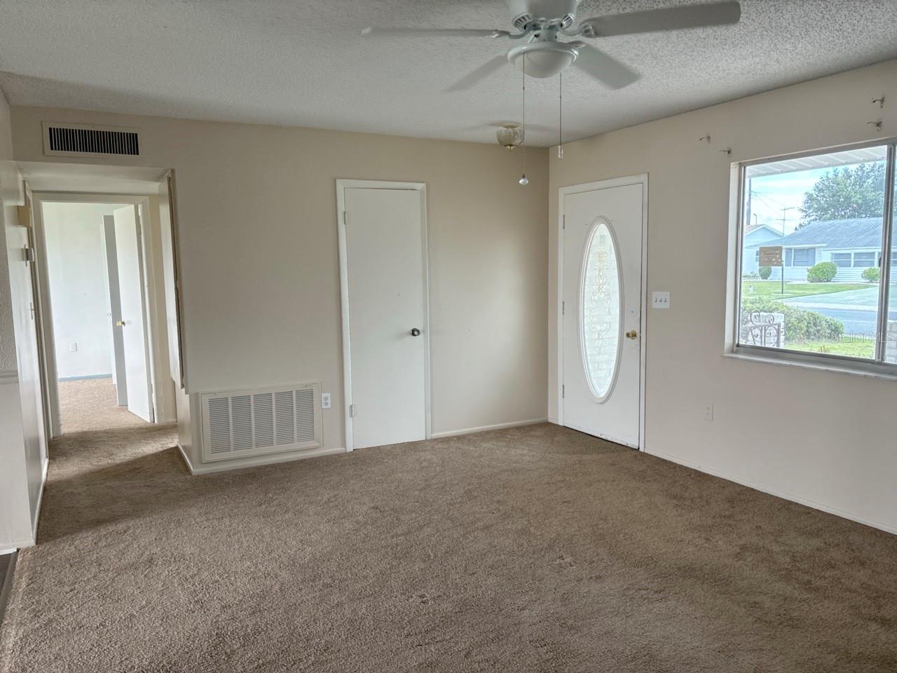 Image 7 of 19 For 1517 Danbury Drive