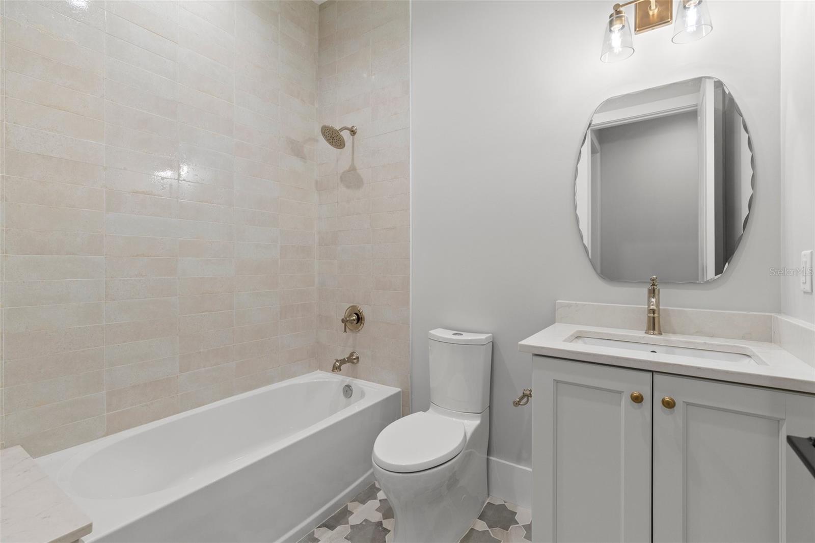 Image 13 of 34 For 222 Hesperides Street