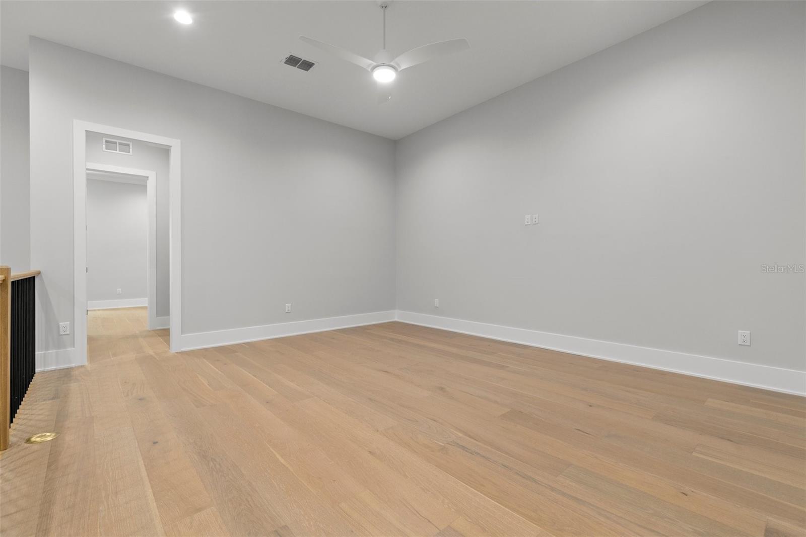 Image 14 of 34 For 222 Hesperides Street