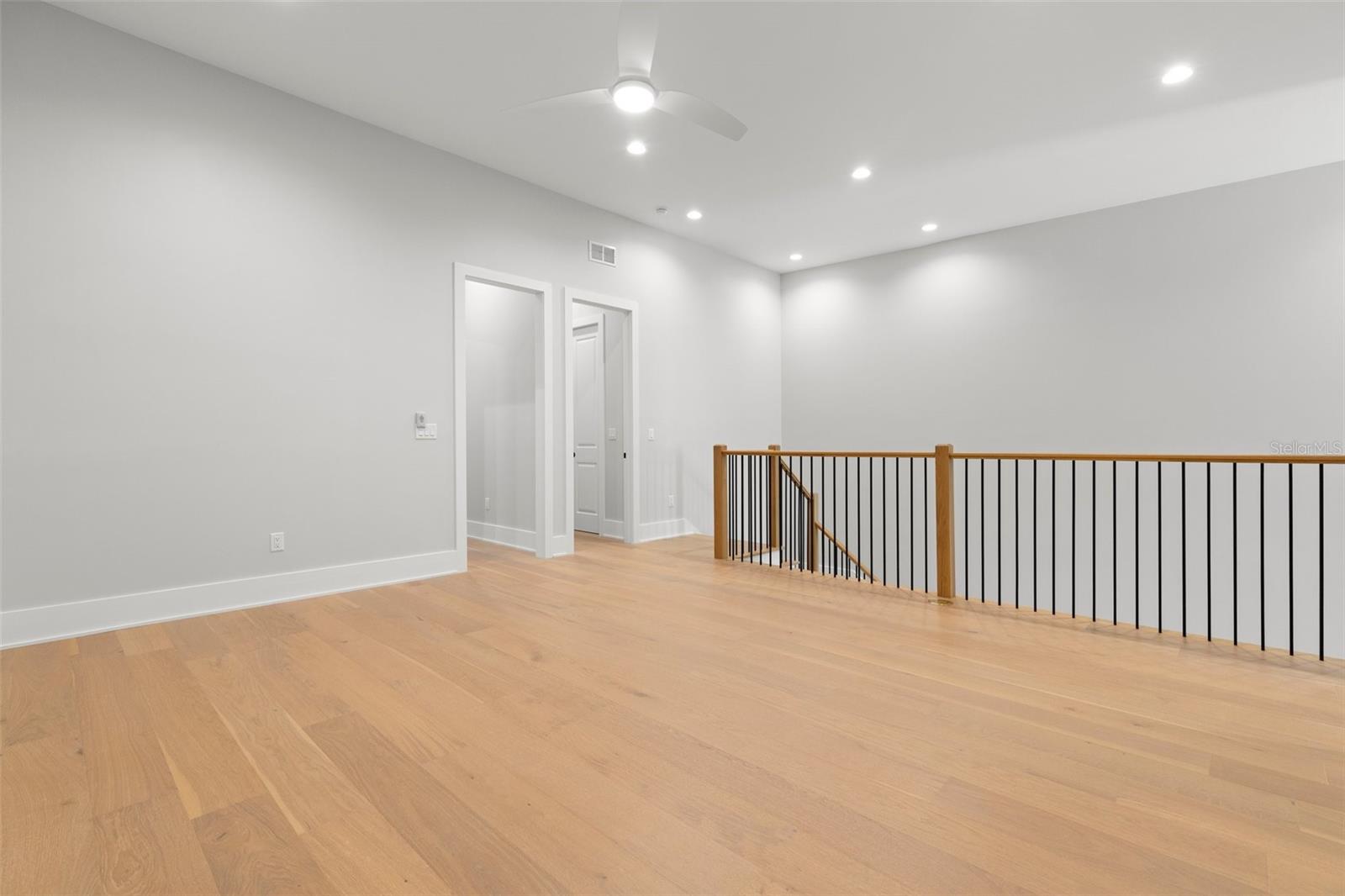 Image 16 of 34 For 222 Hesperides Street