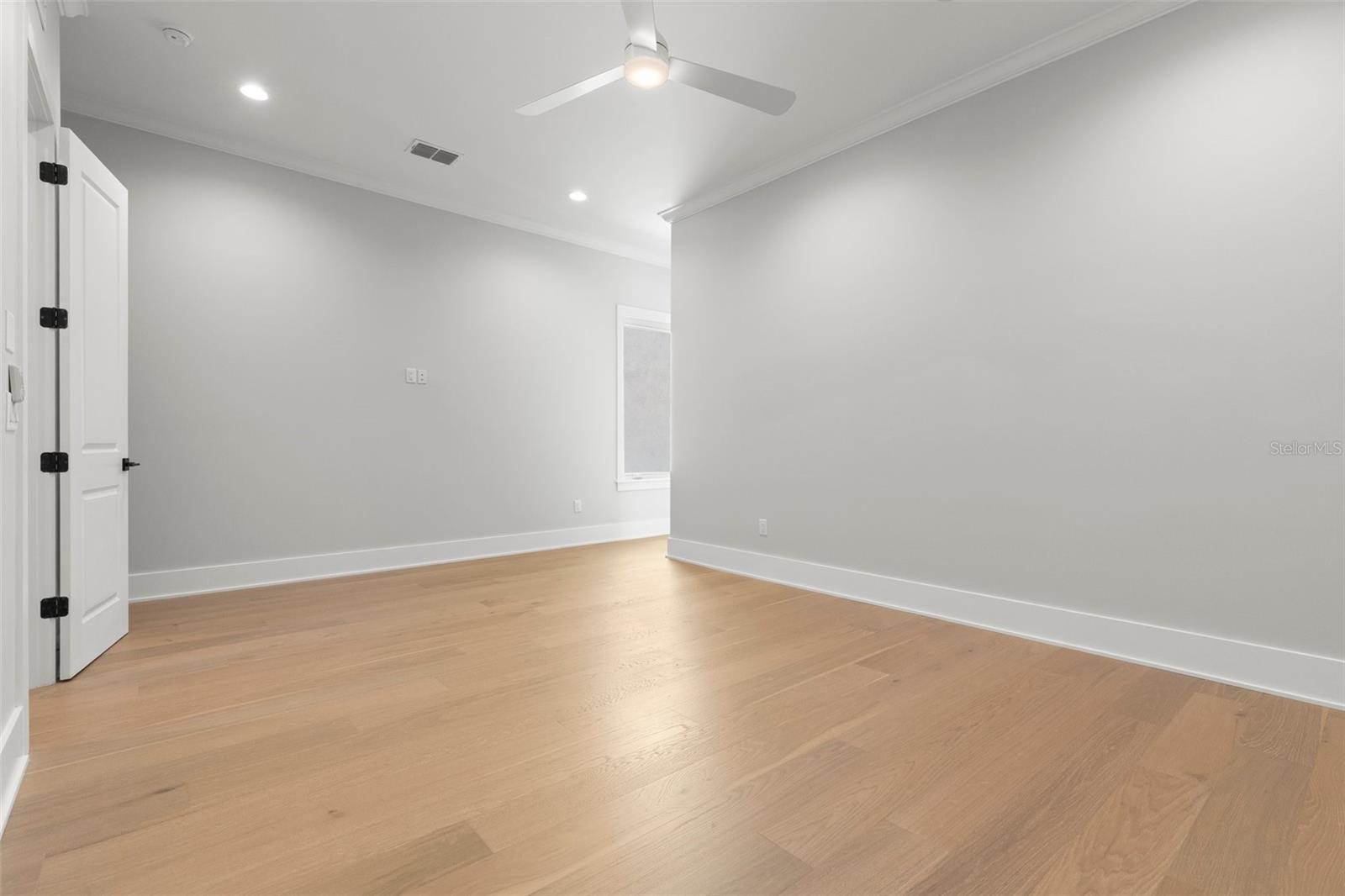 Image 19 of 34 For 222 Hesperides Street