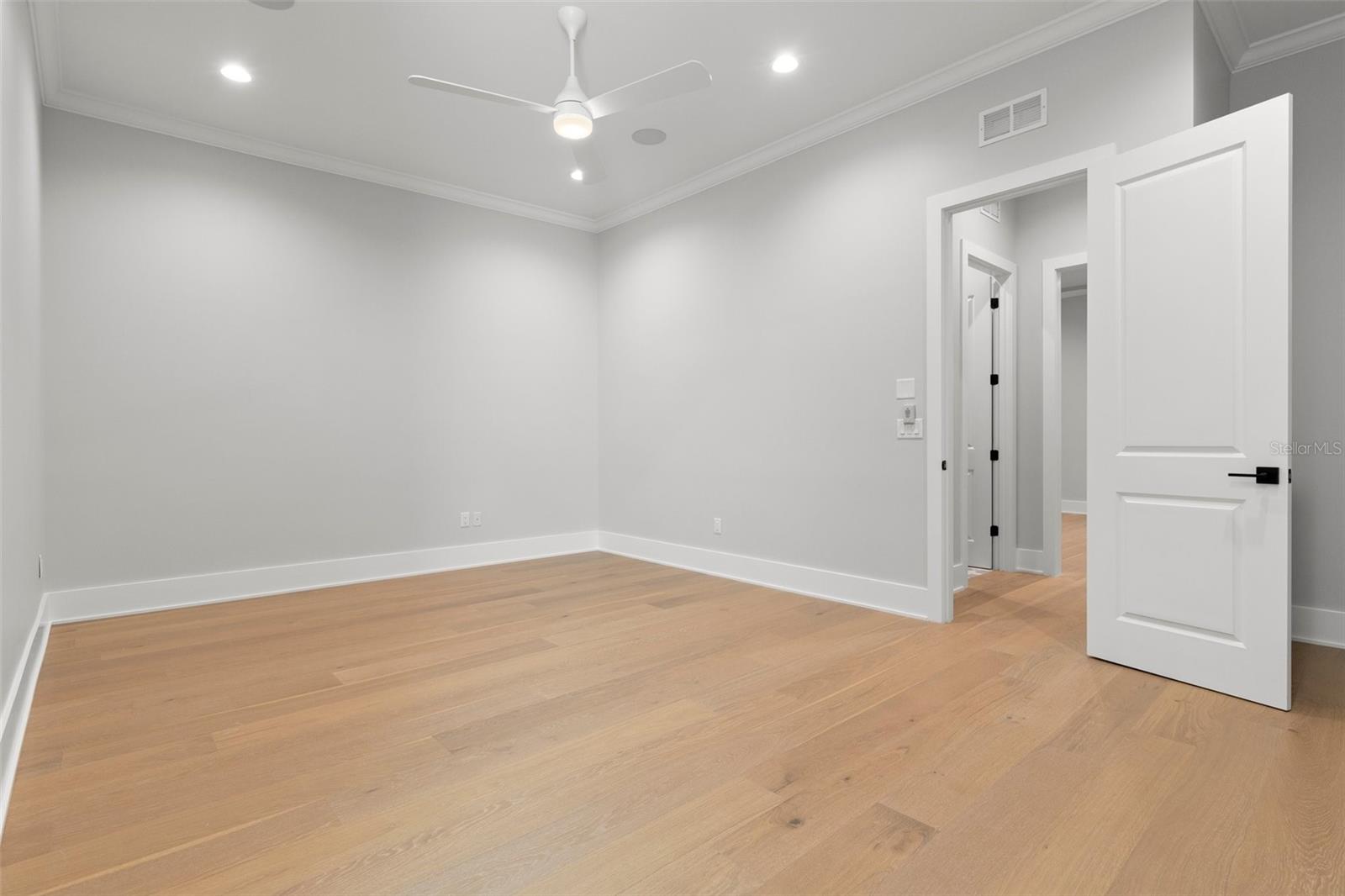 Image 20 of 34 For 222 Hesperides Street