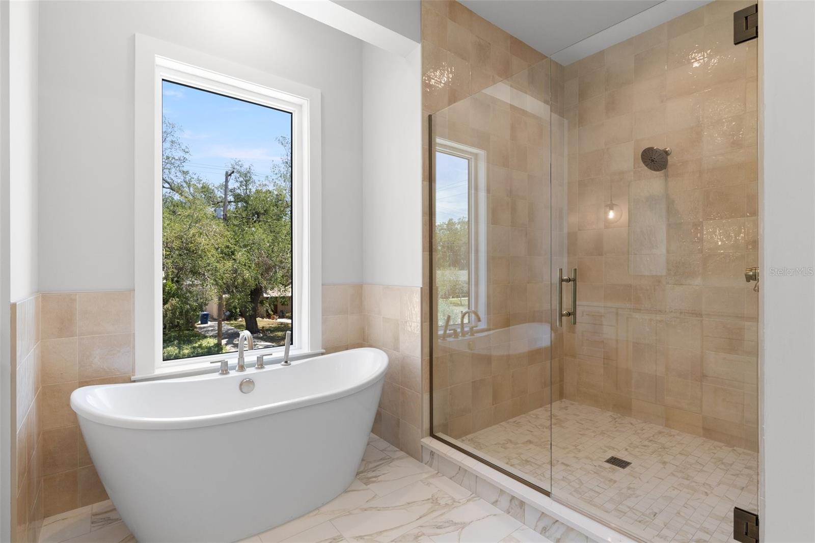 Image 22 of 34 For 222 Hesperides Street