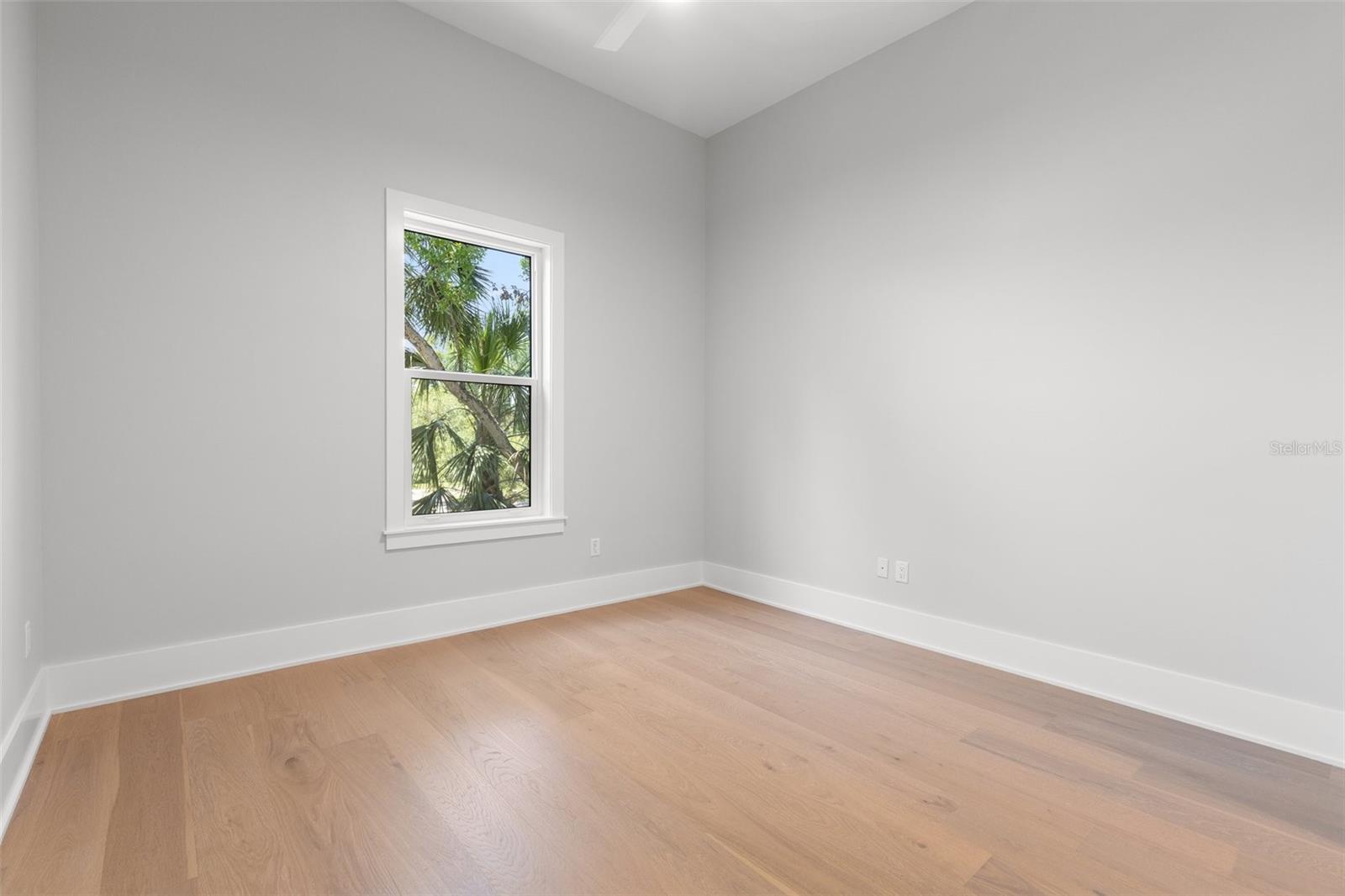 Image 24 of 34 For 222 Hesperides Street