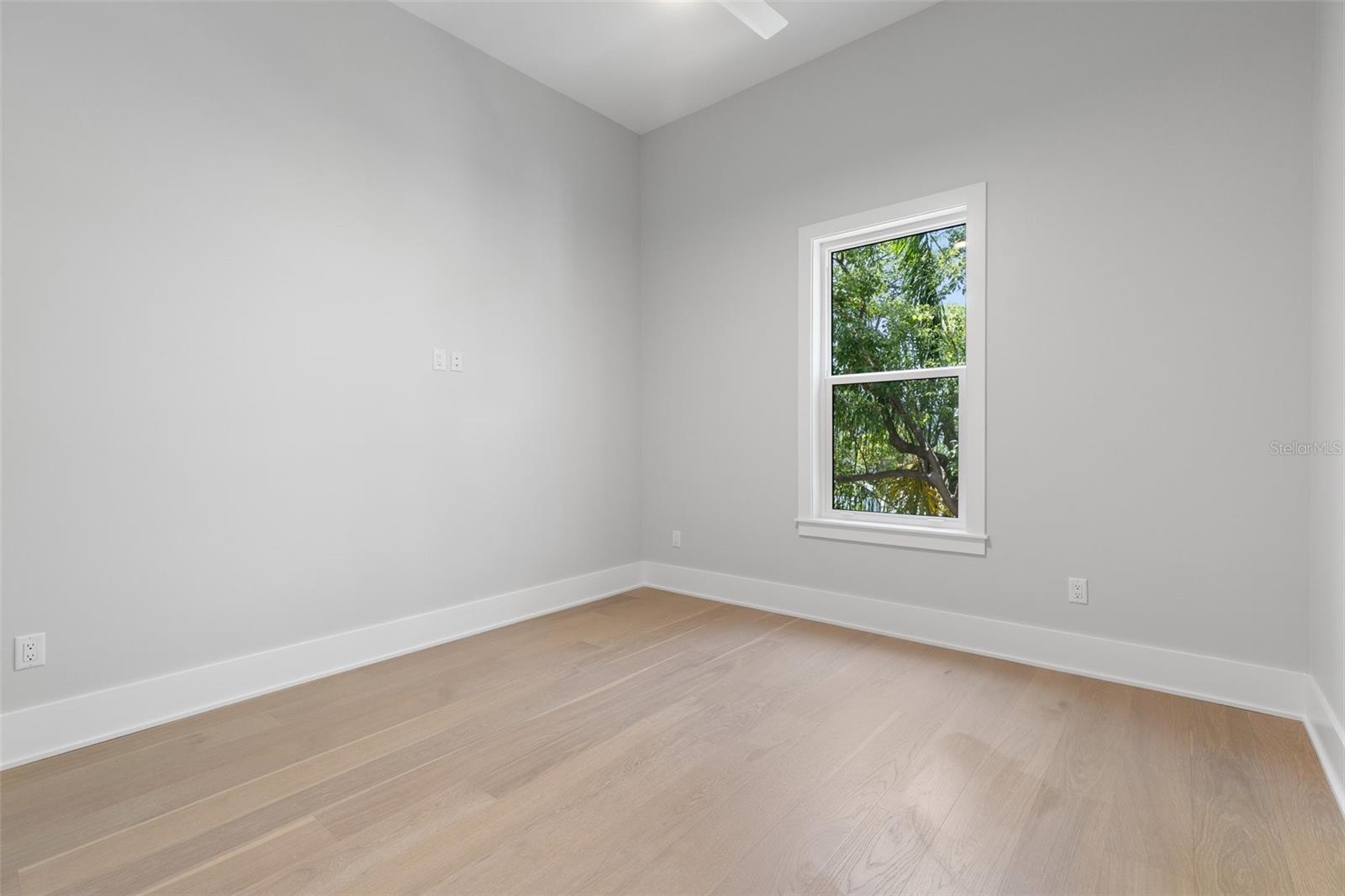 Image 27 of 34 For 222 Hesperides Street