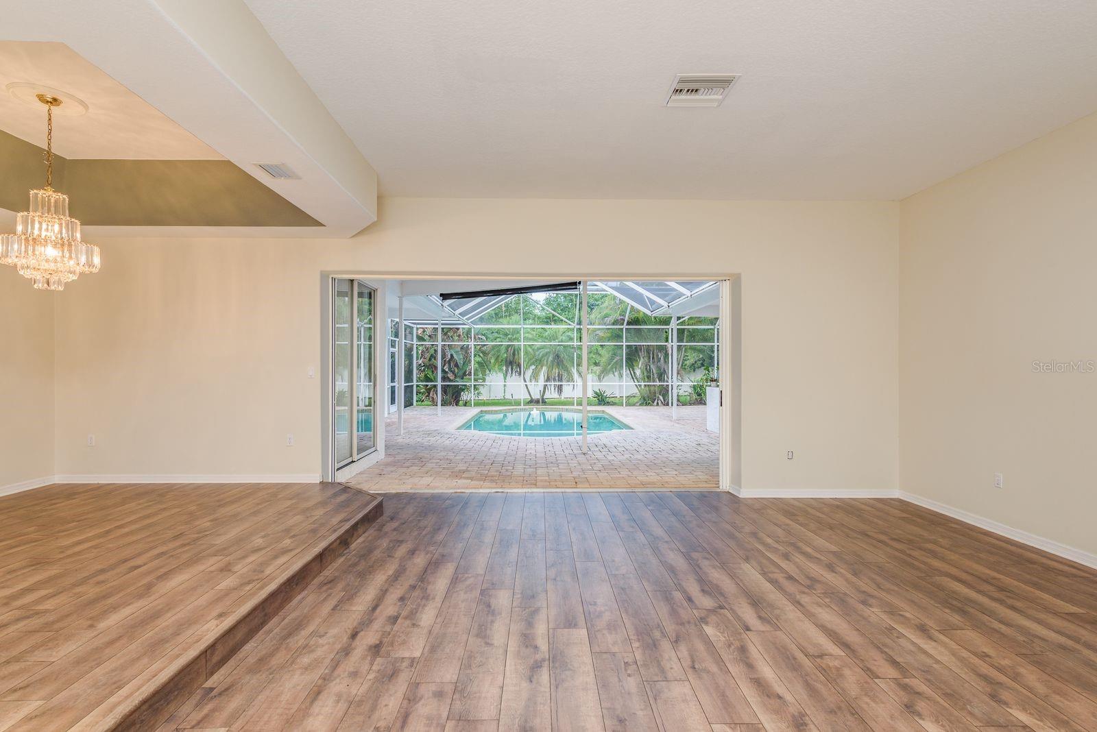 Image 10 of 39 For 1534 Lake Woodlands Parkway