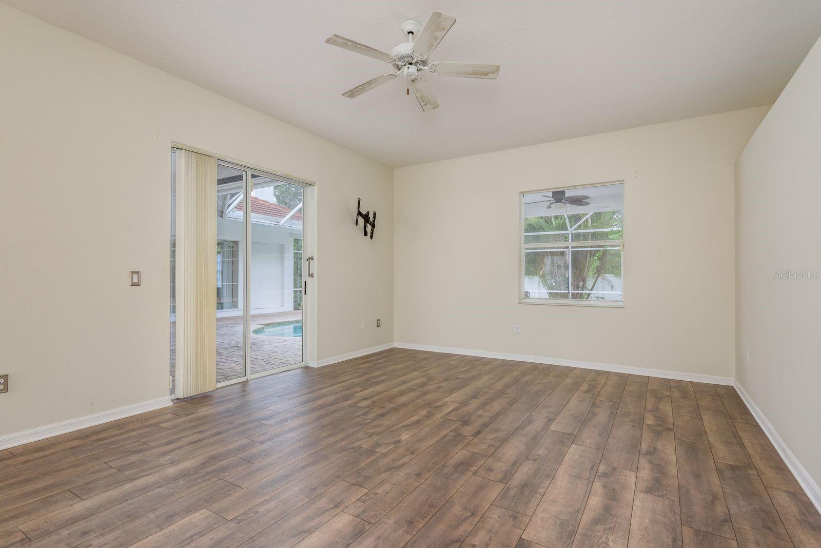 Image 14 of 39 For 1534 Lake Woodlands Parkway