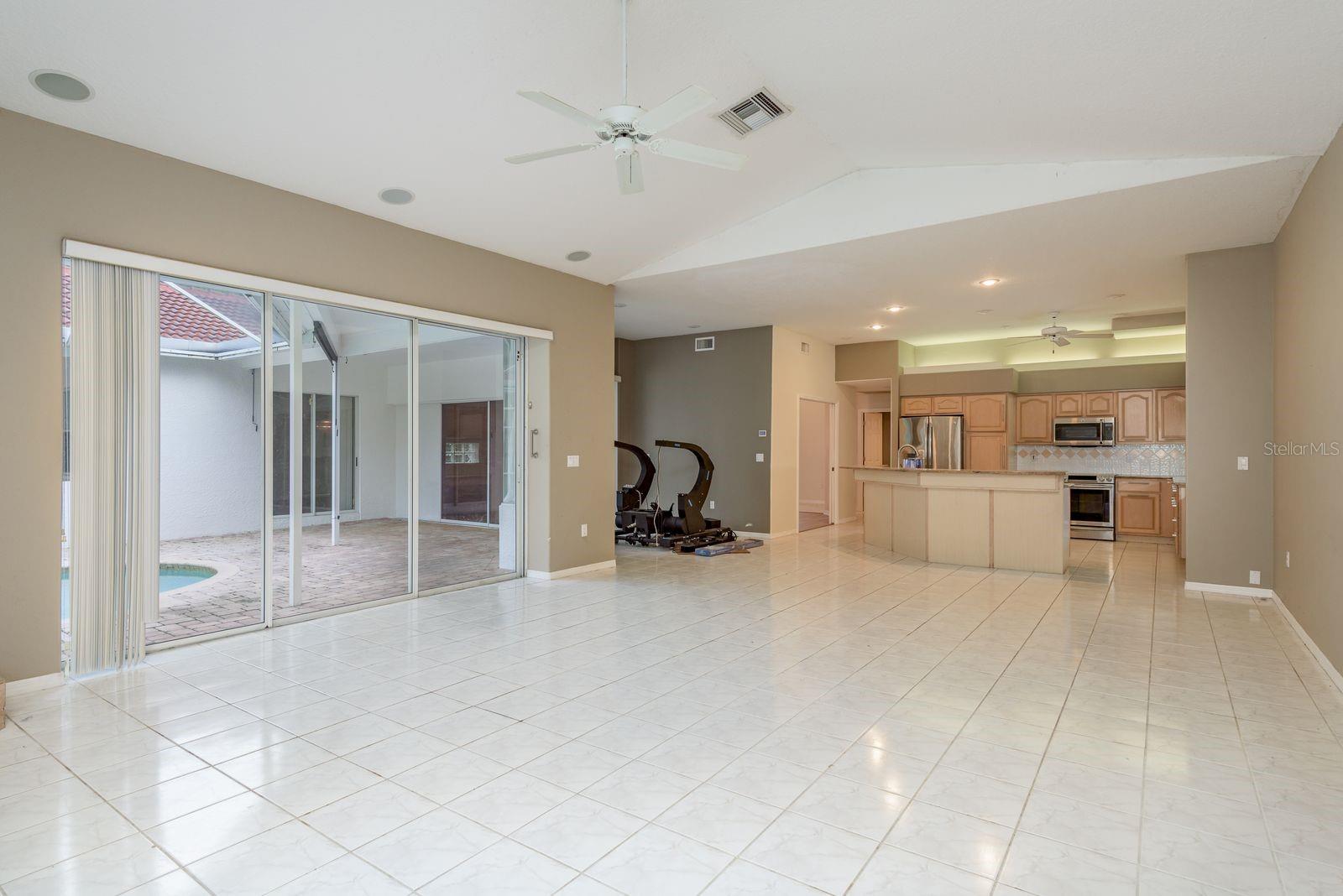 Image 8 of 39 For 1534 Lake Woodlands Parkway