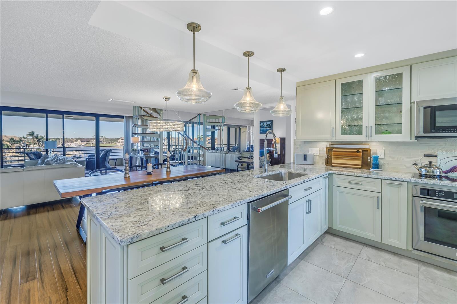 Image 18 of 43 For 2795 Kipps Colony Drive S 305