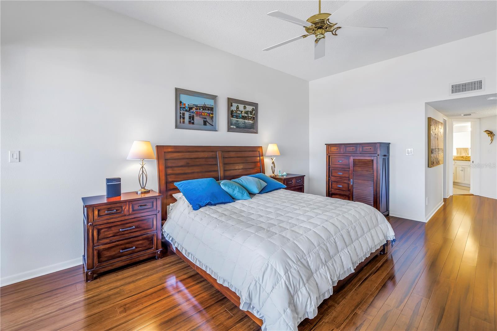 Image 30 of 43 For 2795 Kipps Colony Drive S 305