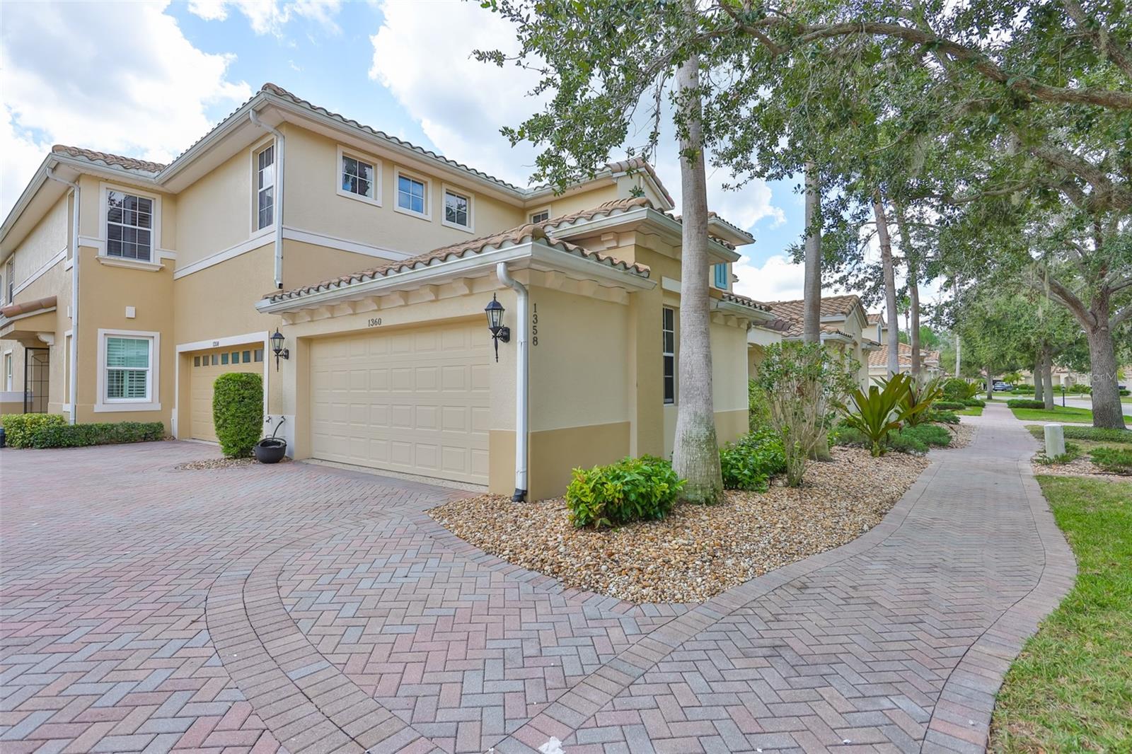 Image 5 of 57 For 1360 Emerald Dunes Drive