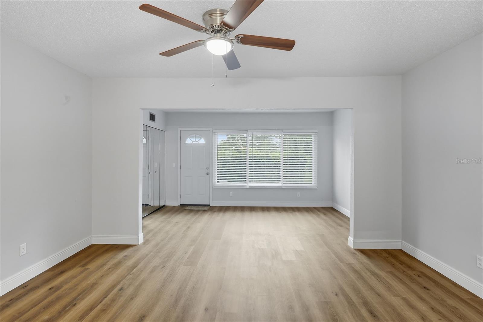 Image 10 of 28 For 2351 Irish Lane 21