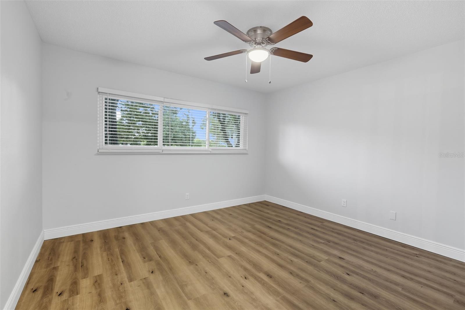 Image 16 of 28 For 2351 Irish Lane 21