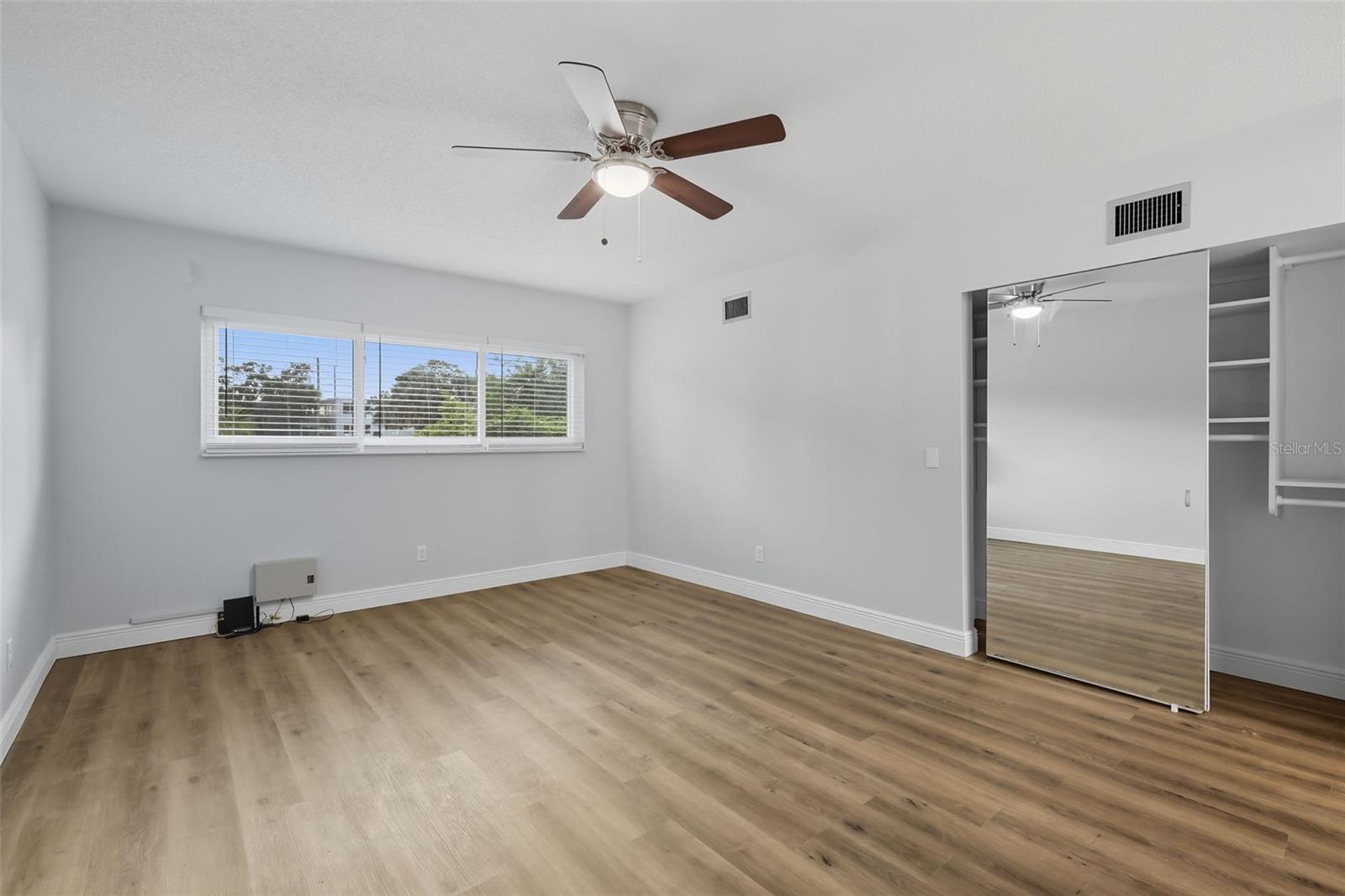 Image 22 of 28 For 2351 Irish Lane 21