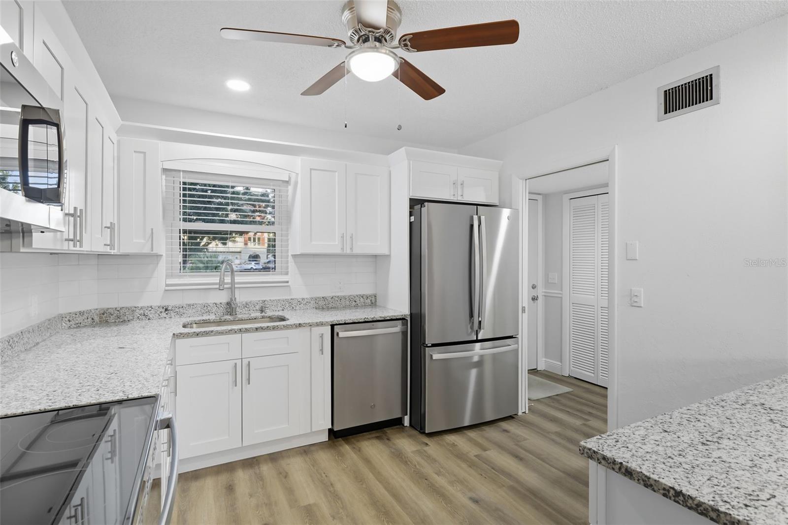 Image 5 of 28 For 2351 Irish Lane 21