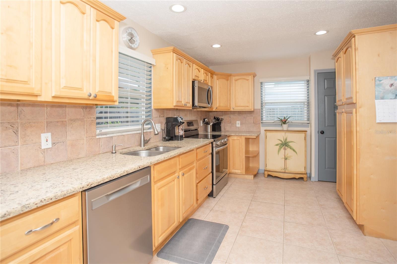 Image 10 of 34 For 5914 Tangerine Avenue S